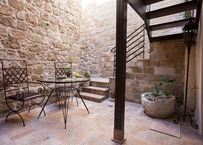 Porolithos Boutique *