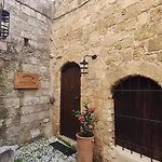 Porolithos Boutique *