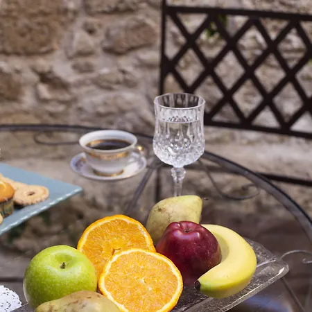 Porolithos Boutique Hotelli