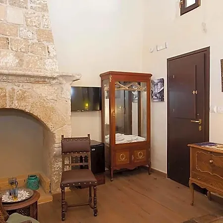 Porolithos Boutique