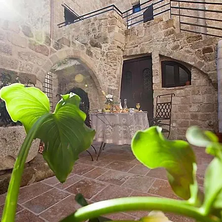Porolithos Boutique