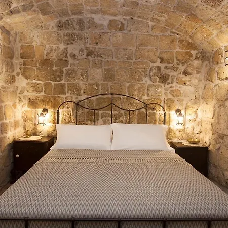 Porolithos Boutique Hotelli