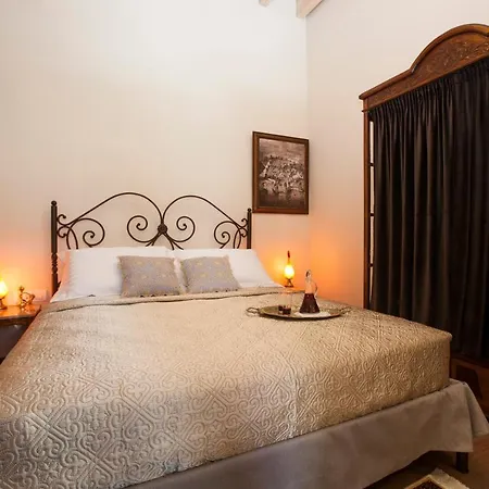 Porolithos Boutique Hotell